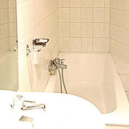 Pax 18e Hotel Parigi
