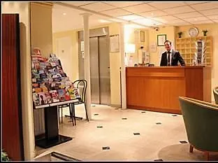 Hotel Pax 18e 2*