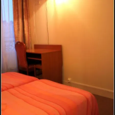 Hotel Pax 18e Parigi