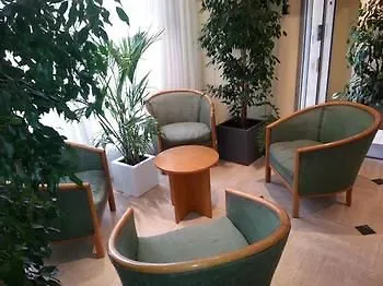 Pax 18e Hotel 2*