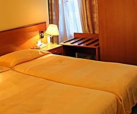 Pax 18e Hotel Parigi