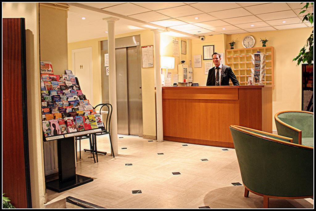 Hotel Pax 18e Parigi