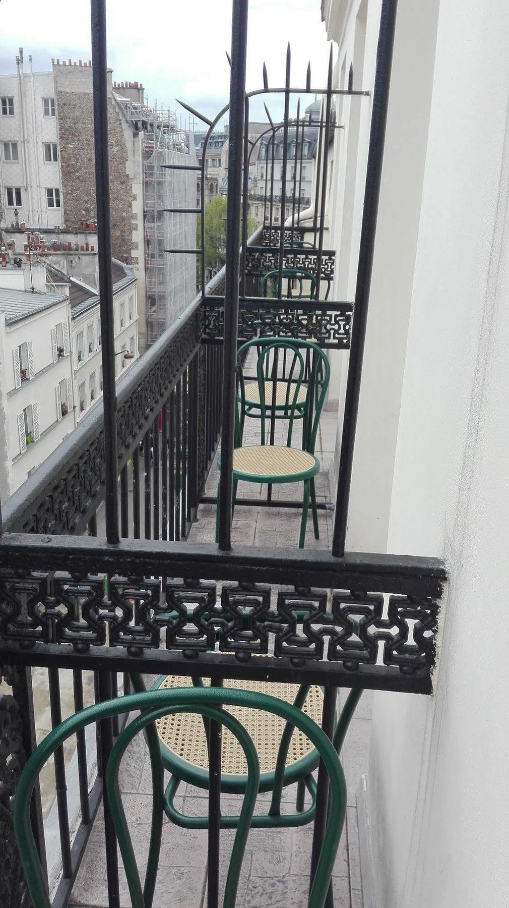 Pax 18e Hotel Parigi