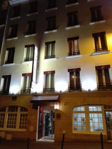 Hotel Pax 18e Parigi