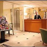 Pax Hotel Paris 18E